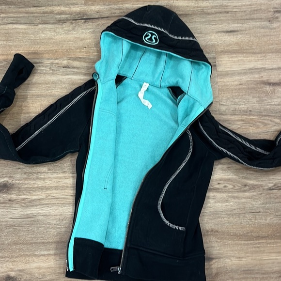 Lululemon Scuba Vintage Hoodie - Picture 5 of 6